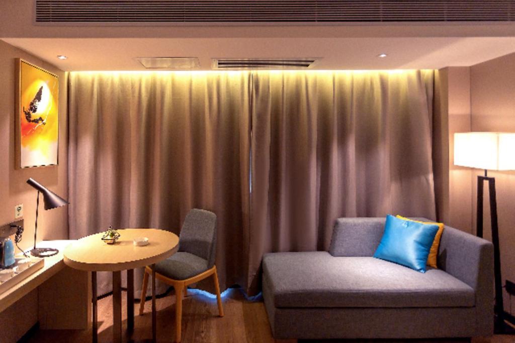 Echarm Hotel Yangjiang Baili Plaza Exterior photo